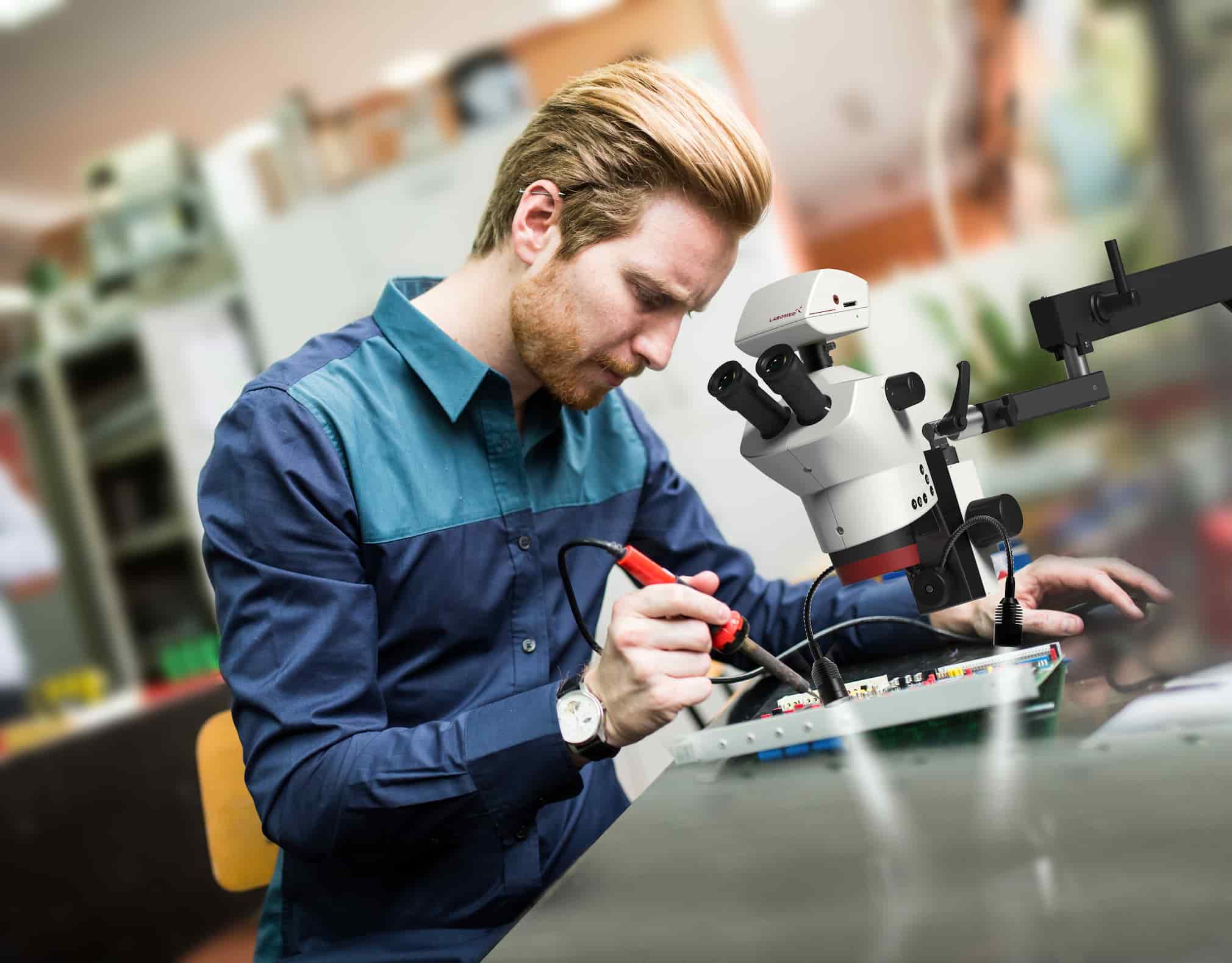 Choosing the Right Microscope for Industrial and Material Sciences