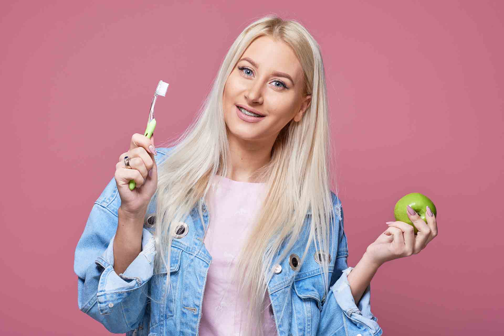 Eating and Drinking with Clear Braces: Do’s and Don’ts